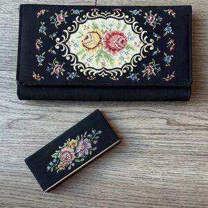 Vintage Floral Rose Embroidered Tapestry Clutch Wallet w/ Mirror/Comb Accessory